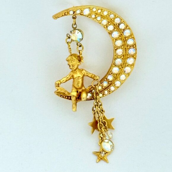 Vintage Kirk's Folly Crescent Moon Brooch With Cherub & Dangling Stars - Picture 3 of 8